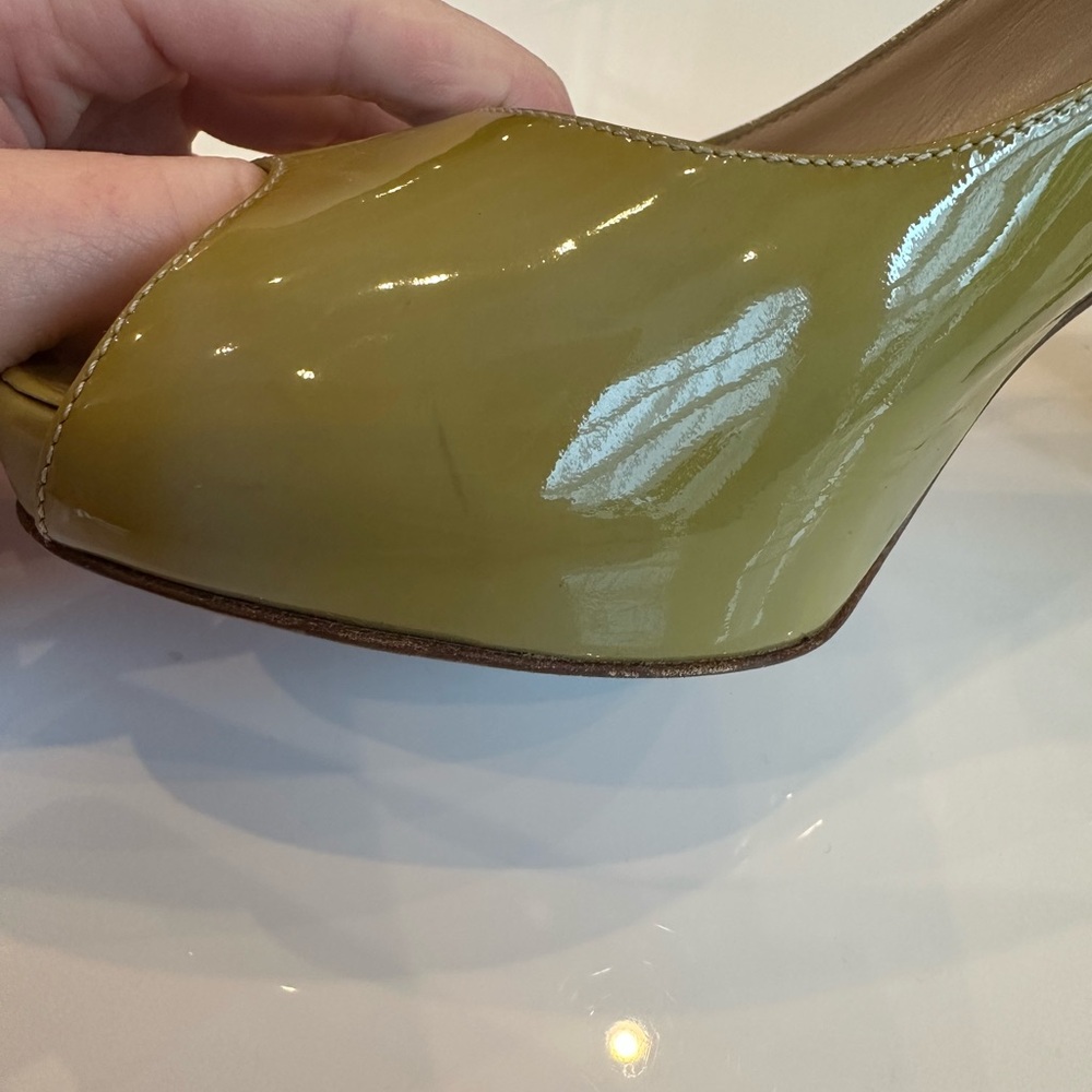 Authentic Fendi Logo Peep Toe Pumps Size 38 Patent Leather Olive Green - Picture 6 of 11